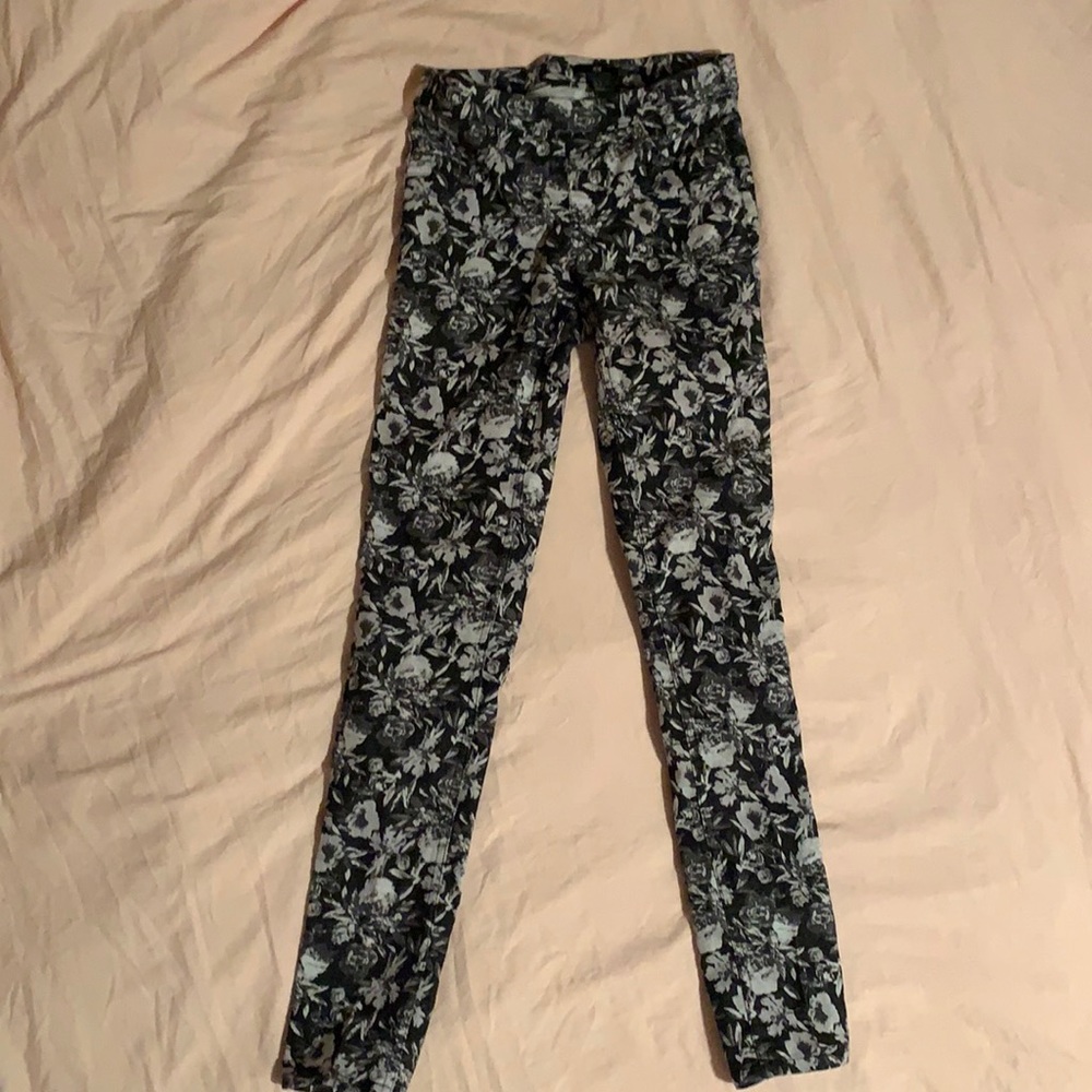 size 4 black floral h&m pants